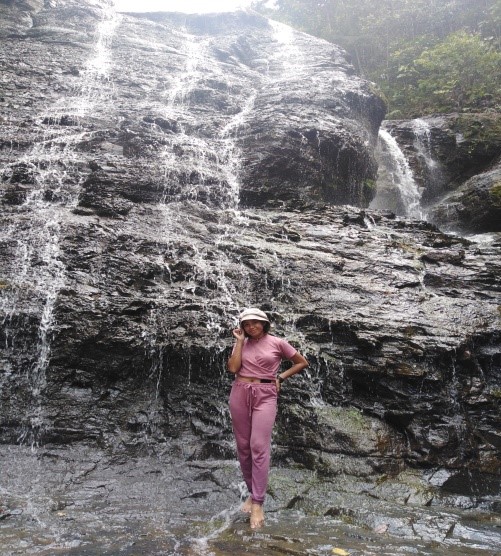 <b class="font-bara"><i class="bi bi-geo-fill h4"></i> Capugo Falls</b> <br/>The Capugo Falls has a 3 tiered falls and it is one of the biggest falls in the Marihatag. It has glowing clear water, surrounded with huge rocks and you can see there protruding rocks.